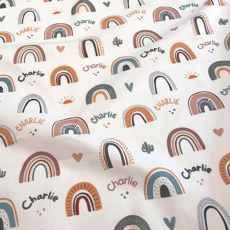 tissu imprimé personnalisé du prénom pour enfant motif arc-en-ciel