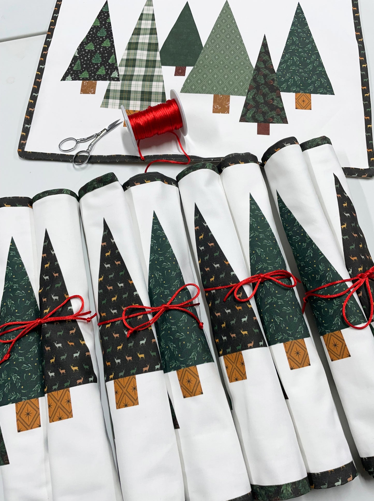 Kit couture débutant complet sets de table de Noël aux sapins verts
