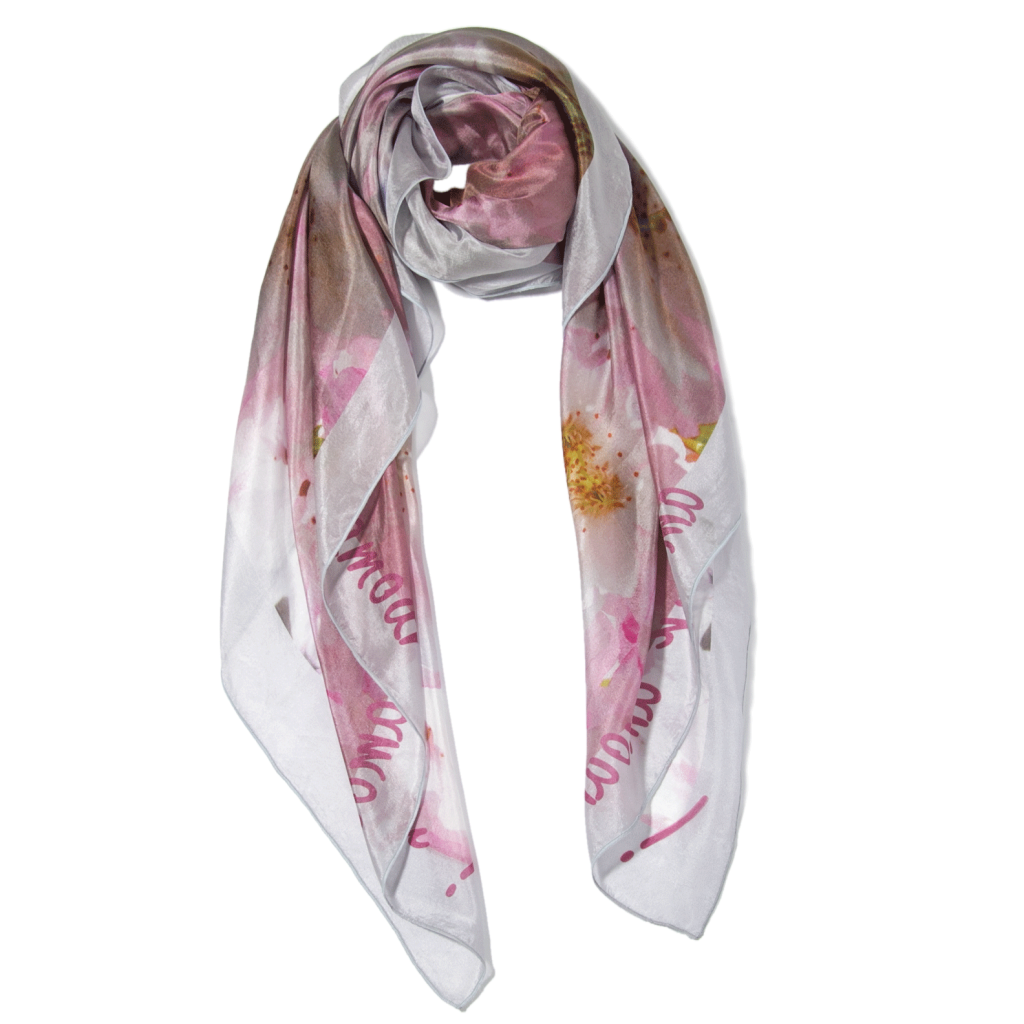 Pañuelo de seda romántico con flores rosas
