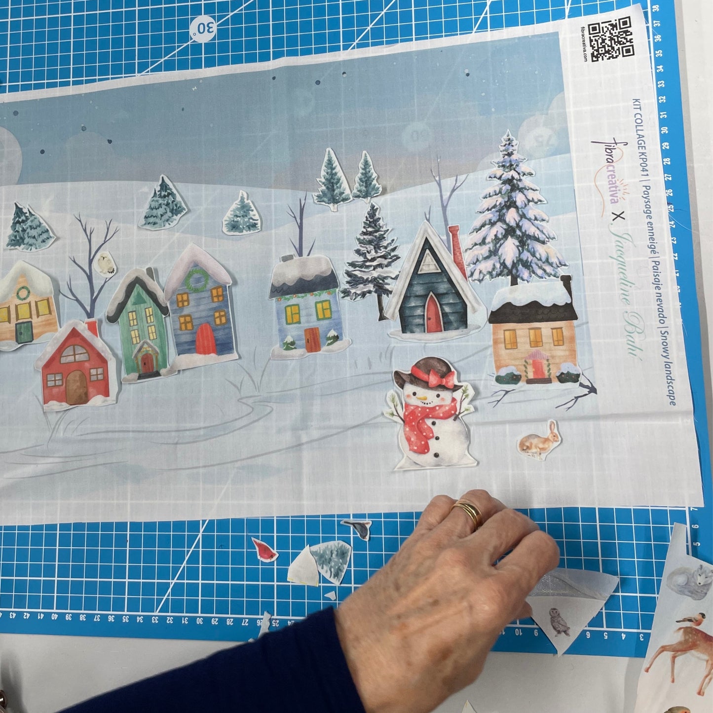 Christmas appliqué kit - Houses in snowy landscape easy DIY collage