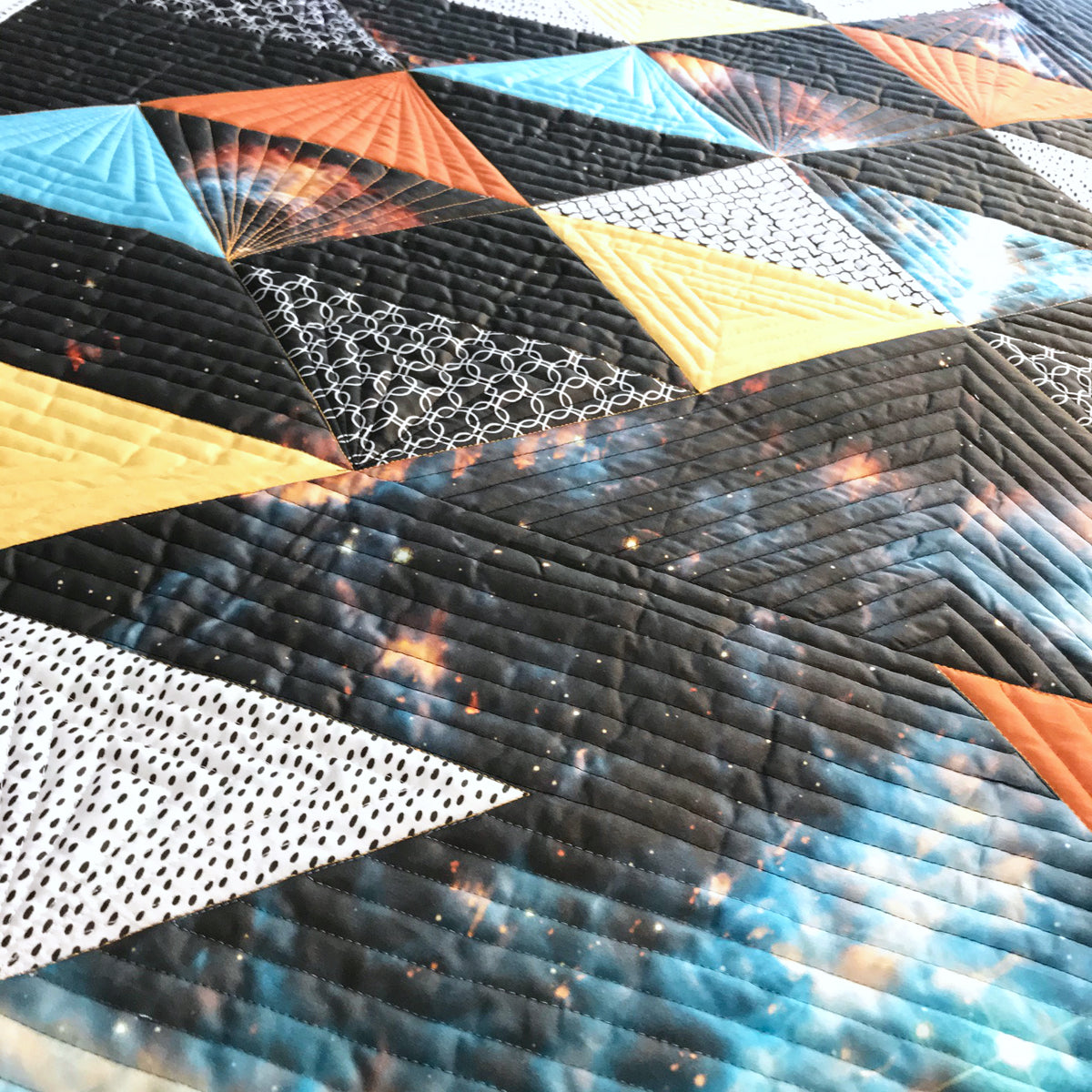détail matelassage quilt patchwork moderne volde l'oie en ligne droites 