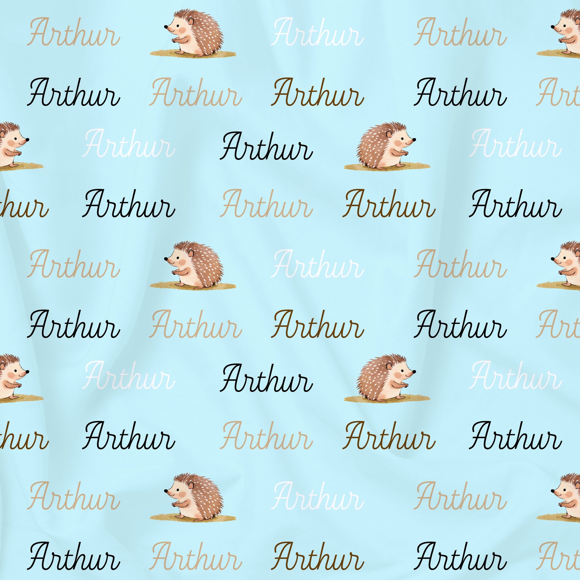 Tissu enfant prénom customisé et hérissons sur fond bleu turquoiset, en jersey, popeline ou mousseline de coton bio, au mètre. 