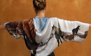 Estola-bolero en raso de seda estmpada a medida con foto Fibra Creativa