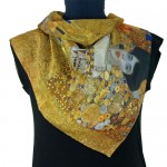 Klimt woman in gold adele-bloch-bauer silk scarf